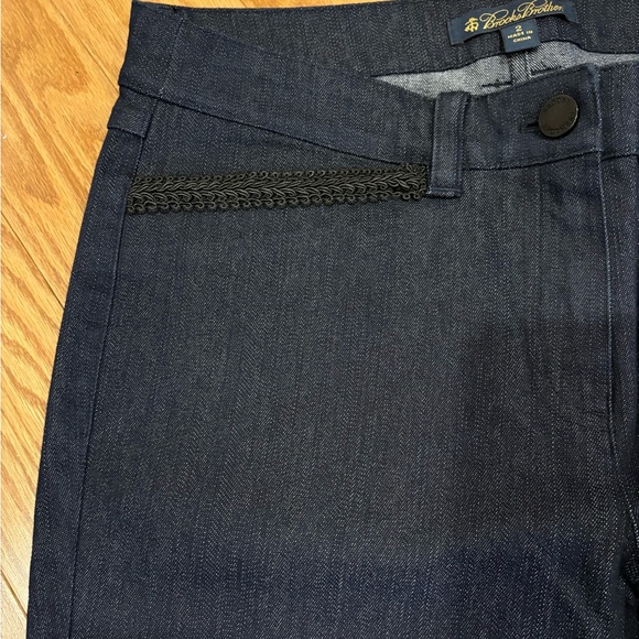 Brooks Brothers Straight Leg Dark Rinse Jeans Womens Size 2 Black Pocket Trim - Picture 2 of 13